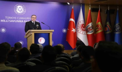 MSB kaynakları: ”(Depremde) AFAD’a, Bakanlığımızın Afet Yönetim Merkezi ile Takip Kontrol Koordinasyon Merkezine personel görevlendirilmiştir”