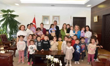 MSKÜ Rektörü Prof. Dr. Kaçar, minik misafirlerini ağırladı