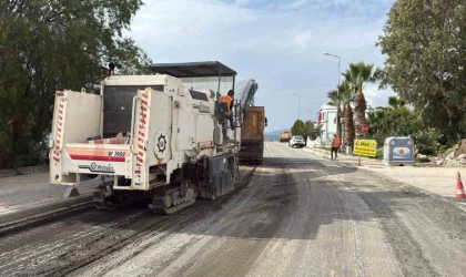 Muğla Büyükşehir’den Bodrum Turgutreis yolunda yenileme çalışması