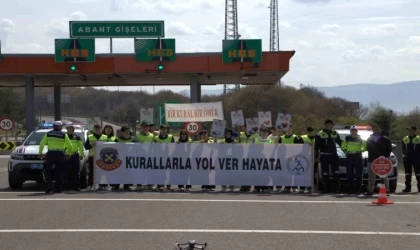 Öğrenciler trafik jandarması oldu