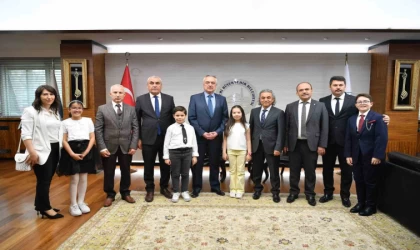 Okyanus, Büyükşehir Belediyesi başkanlık koltuğuna oturdu