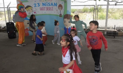 Öncüpınar Gümrük Kapısında Suriyeli çocukların 23 Nisan coşkusu