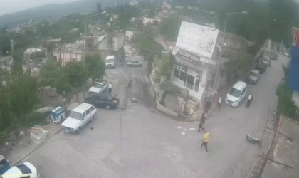 Osmaniye’de 9’u öğrenci 11 kişinin yaralandığı kaza güvenlik kamerasında