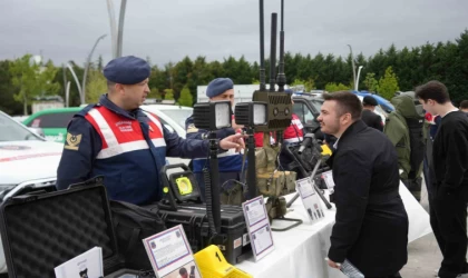 Polis ve jandarmanın yeni nesil ekipmanları gençleri hayran bıraktı