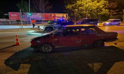 Polisten kaçarken ters yönde kaza yapan ehliyetsiz sürücüye 40 bin TL ceza