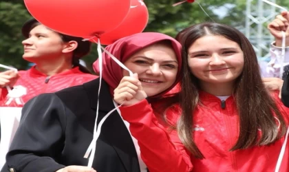 Sema Silkin Ün; ”Çocuklara bayram hediye eden ilk ve tek ülkeyiz”