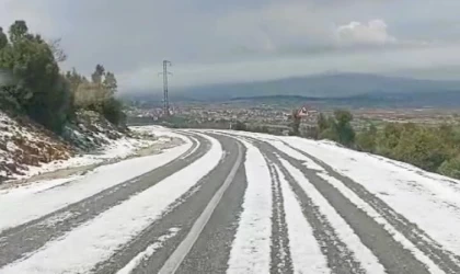 Şiddetli dolu yağışı kar manzaraları oluşturdu