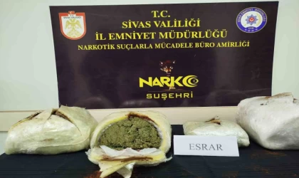 Sivas’ta 5 kilo 100 gram esrar ele geçirildi