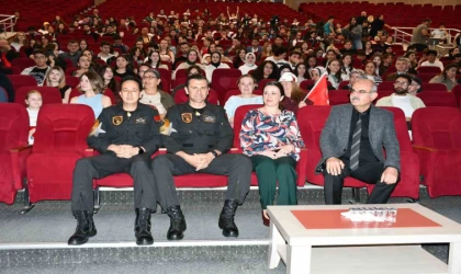 SOLOTÜRK Pilotu Bakıcı: ”Ay yıldızlı bayrağımız dalgalandıkça bizlerin maneviyatı arşa çıkıyor. Bu gururu inanılmaz şekilde yaşıyoruz”