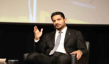 Taha Akgül: ”Dünya güreşinin artık kendisini yenilemesi gerekiyor”