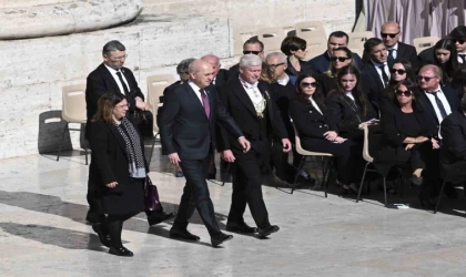 TBMM Başkanı Kurtulmuş, Papa Franciscus’un cenaze törenine katıldı