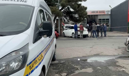 Tekirdağ’da işyeri alev alev yandı: Milyonlarca liralık 6 otomobil küle döndü