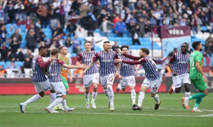 Trendyol Süper Lig: Trabzonspor: 4 - Alanyaspor: 2 (İlk yarı)