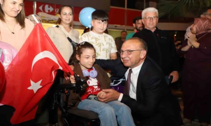 Turgutlu’da 23 Nisan ”Çocuk Şenliği ve Ulusal Egemenlik Korteji” ile kutlandı