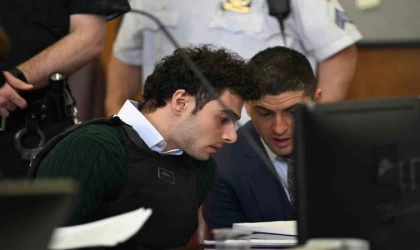 UnitedHealthcare CEO’sunu öldürdüğü iddia edilen Mangione, cinayet suçlamasını reddetti