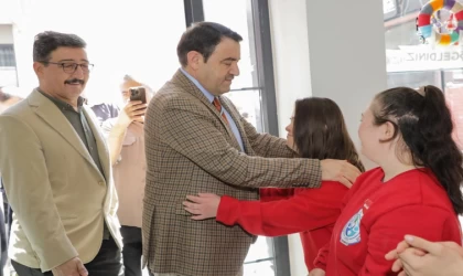 Vali Musa Işın’dan ”Bi Tebessüm Down Cafe”ye anlamlı ziyaret