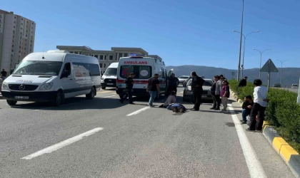 Yaya geçidinde aracın çarptığı kadın yaralandı