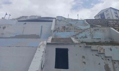 Yücel: ”Halkın parasıyla yapılan şelalenin halka hizmet olarak dönüştürülmesini bekliyoruz”