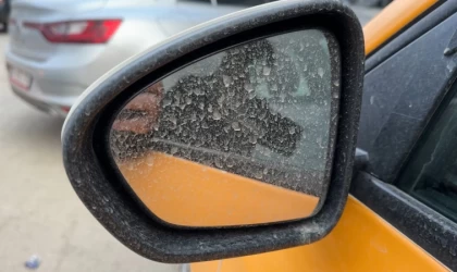 Yüksekova’da toz taşınımı araçları çamura buladı