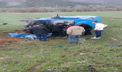 Yurtiçi Kargo aracı takla attı: 4 yaralı