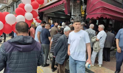 Açılışta izdiham