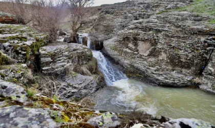 Ağrı’nın saklı güzelliği Bekiran Şelalesi baharda güzelliğiyle mest ediyor