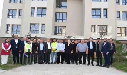 AK Parti heyeti, Doğanşehir’de deprem sonrası çalışmaları inceledi