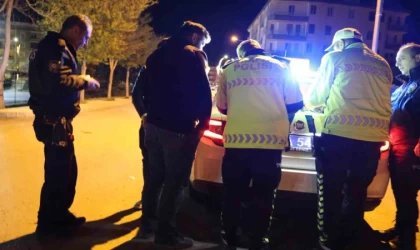 Alkollü yakalanan motosiklet sürücüsü polise dert yandı: ”Bıktım bu hayattan, yaşamak istemiyorum”