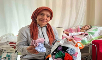 Alzheimer annesine bakmak için diktiği toka için siparişleri patladı
