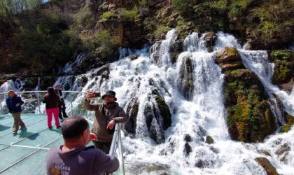 Anadolunun en etkileyici şelalelerinden Tomara Şelalesi ziyaretçilerini ağırlamaya başladı