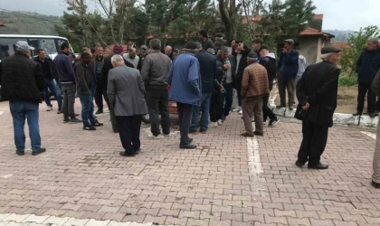 Artçı sarsıntıların devam ettiği Simav Yemişli köyünde halkın tedirgin bekleyişi sürüyor