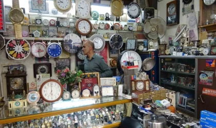 Asırlık saatler Vanlı ustanın elinde yeniden hayat buluyor