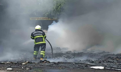 Atık madde yangını itfaiye tarafından söndürüldü