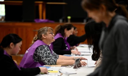 Avustralya halkı sandık başında