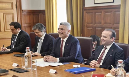 Bakan Bolat, İngiliz mevkidaşı Reynolds ile görüştü