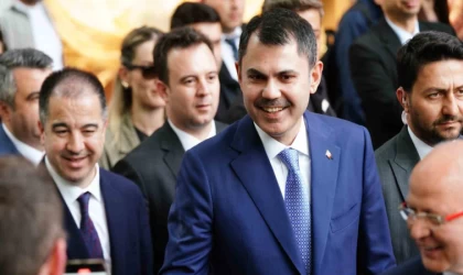 Bakan Kurum, Bursa çarşı esnafını ziyaret etti