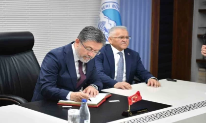 Bakan Yumaklı’dan Başkan Büyükkılıç’a ’tarım ve heyvancılık’ teşekkürü