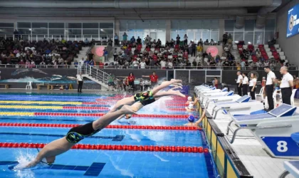 Balıkesir’de, Yüzme Ulusal Gelişim Ligi başladı