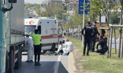 Başakşehir’de yolun karşısına geçerken tır çaptı: Olay yerinde hayatını kaybetti