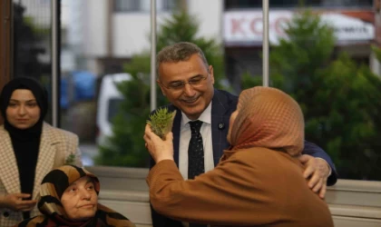 Başkan Kurnaz, anneleri unutmadı