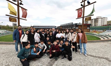 Başkan Tahmazoğlu, Geleneksel Sporlar Merkezi’nde gençlerle buluştu