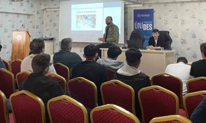 Bayburt’ta iş hayatına ilk adım projesi kapsamında seminer düzenlendi