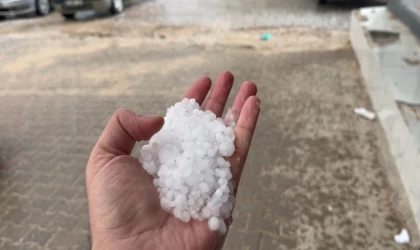 Besni’de fındık büyüklüğünde dolu yağdı