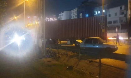 Beylikdüzü’nde kontrolden çıkan tır ortalığı birbirine kattı: 1 ölü, 2 yaralı