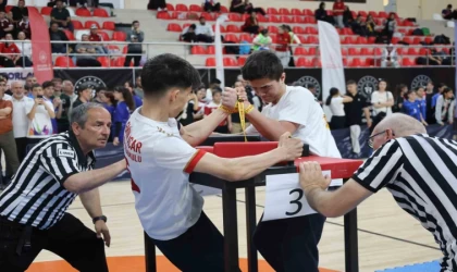 Bilek Güreşi Yıldızlar Grup Müsabakaları başladı