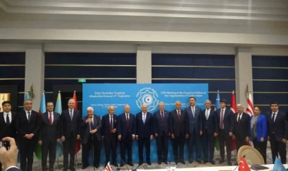 Binali Yıldırım: ”Güney Kıbrıs üzerinden teşkilatımıza yapılan tezviratlara da Aksakallar Toplantısı’nın KKTC’de yapılması en güzel ve en açık cevaptır”