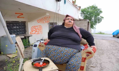 Bir çocuk annesinin zorlu yaşam mücadelesi: Kilosu 200’e dayandı
