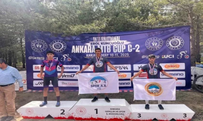 Bisiklette Kayseri’ye iki madalya