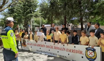 Bozkır’da ilkokul öğrencilerine trafik eğitimi