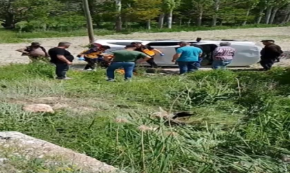 Burdur’da şarampole devrilen otomobilin sürücüsü ağır yaralandı